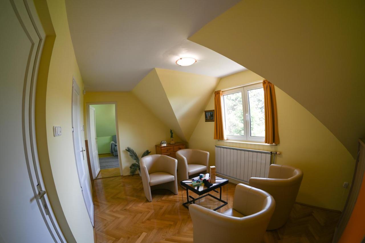 Kozmary Vendeghaz Apartment *